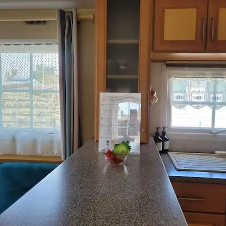 Дом отдыха Mobile A 200m De La Dans Familial Avec Piscine, Jeux Et Activites Порник