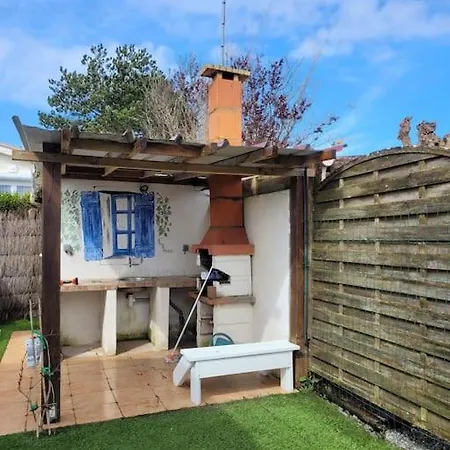 Mobile A 200m De La Dans Familial Avec Piscine, Jeux Et Activites Holiday home