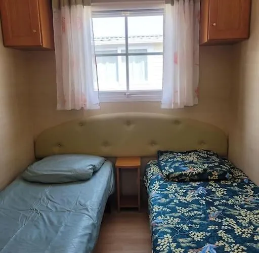 Mobile à 200m De La Dans Familial Avec Piscine, Jeux Et Activités *